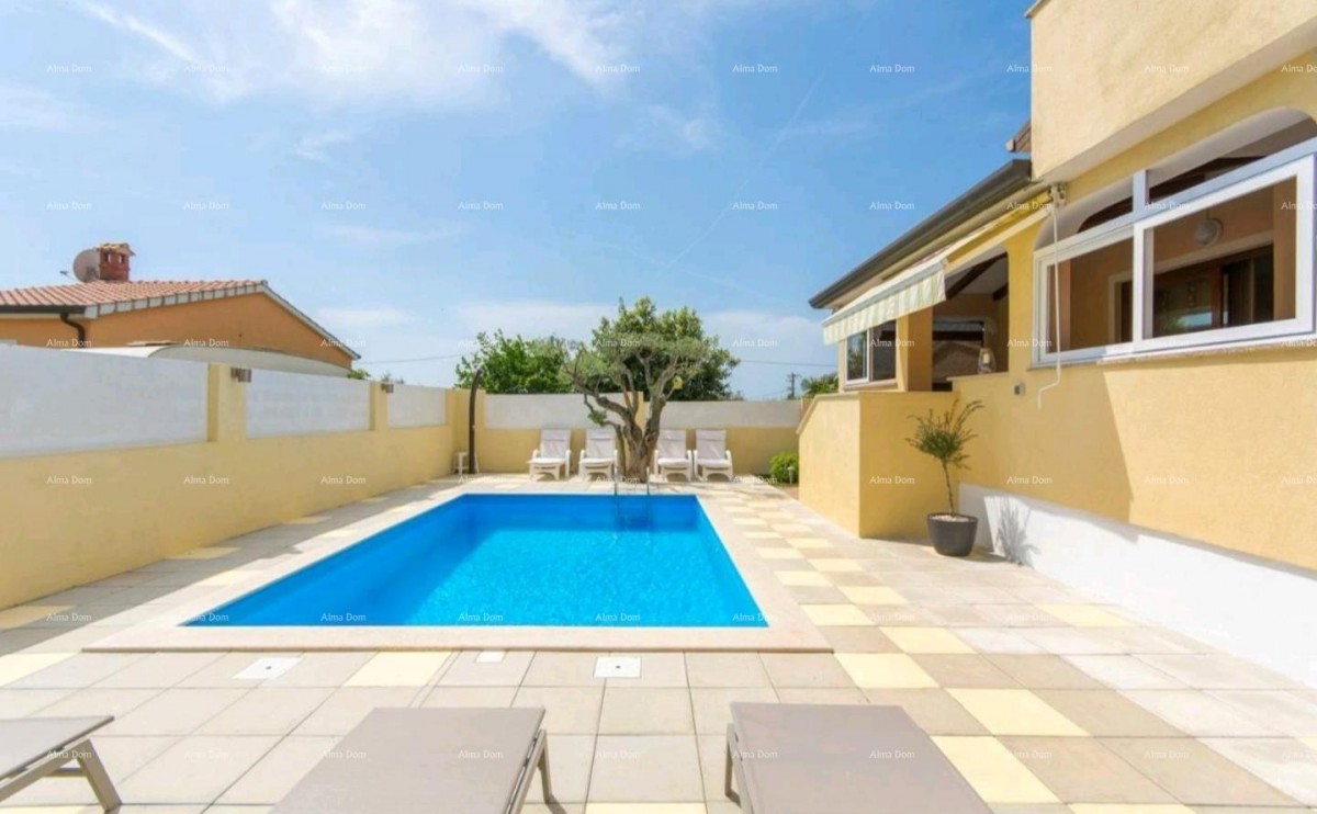 Hiša s bazenom v Poreču! 3