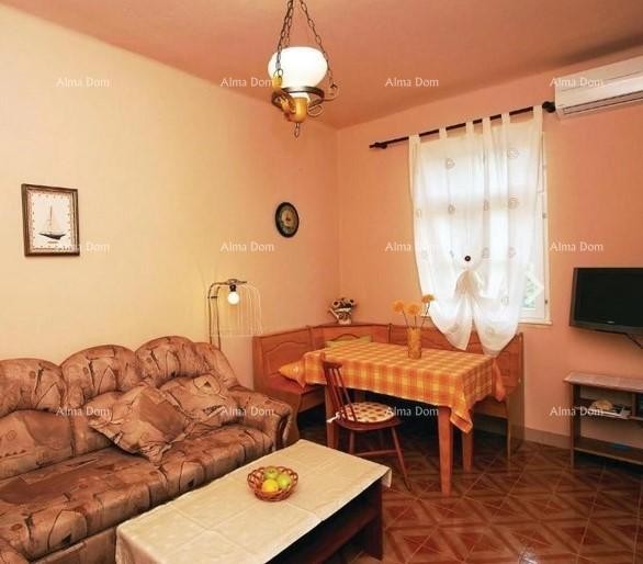 Шарматный дом с бассейном, Марчана 3