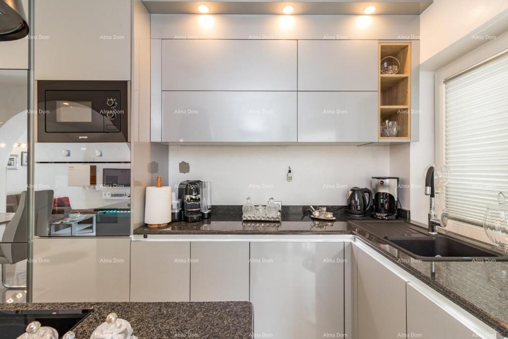 Medulin, apartment with pool. 5