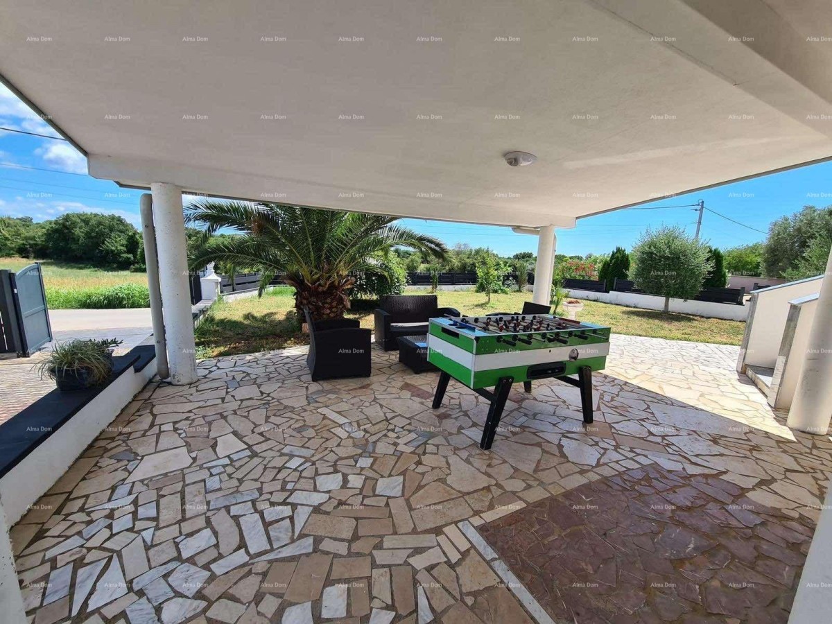 Na prodaju hiša s bazenom – Valtura 5