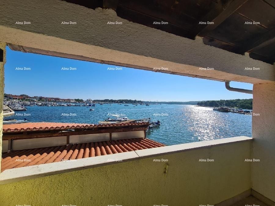 Poslovno-stambena zgrada pored mora, Medulin! 7