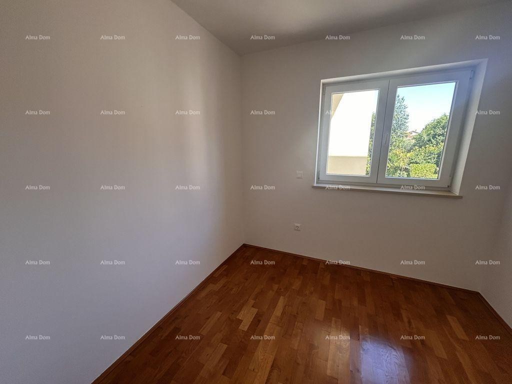 Novigrad – prostran četverosoban stan, 76 m², 200 m od mora i plaže Karpinjan 6