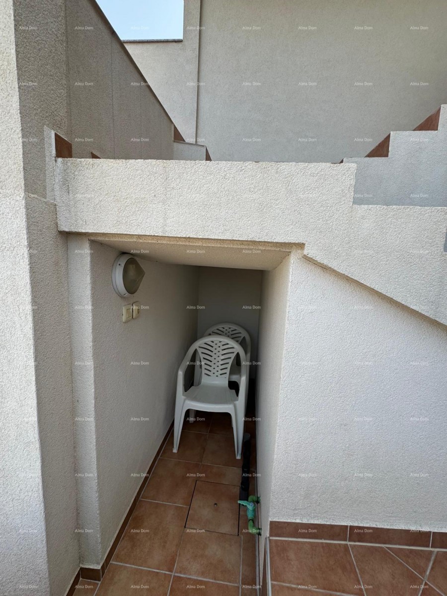 House with a small auxiliary detached room. Medulin. 19
