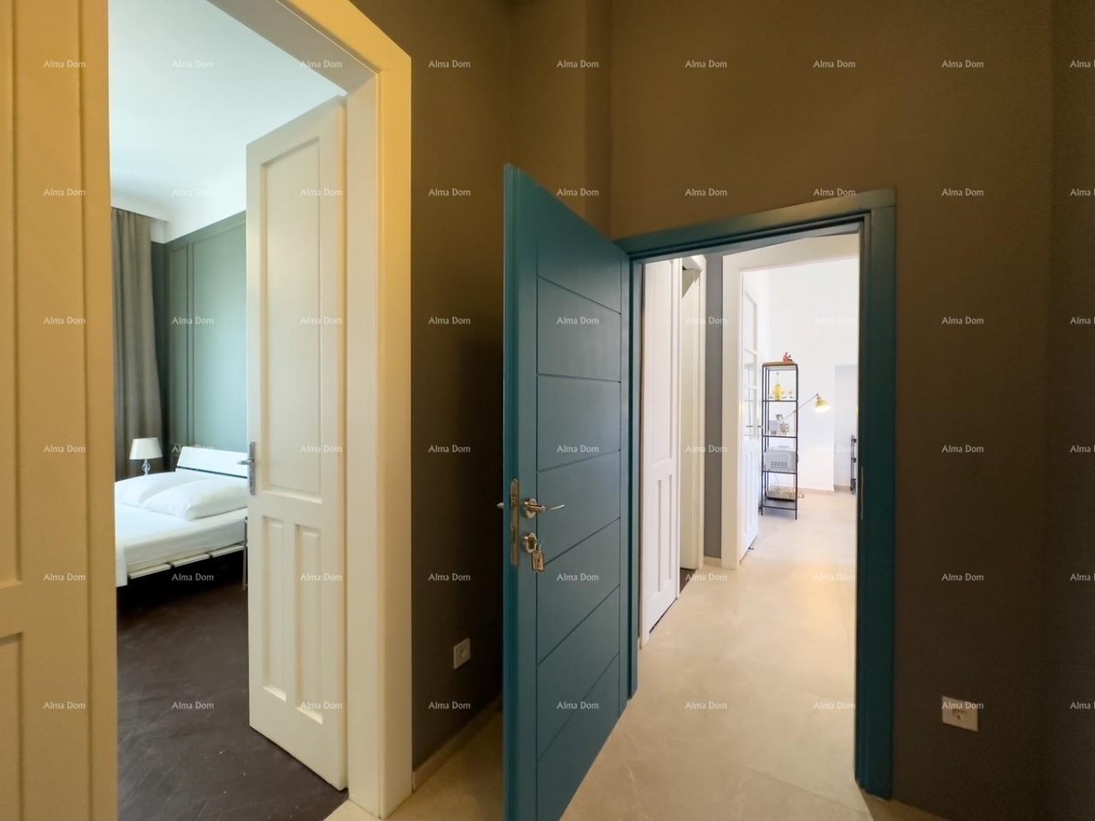 Stiamo vendendo un appartamento ristrutturato nel centro di Pola! 24