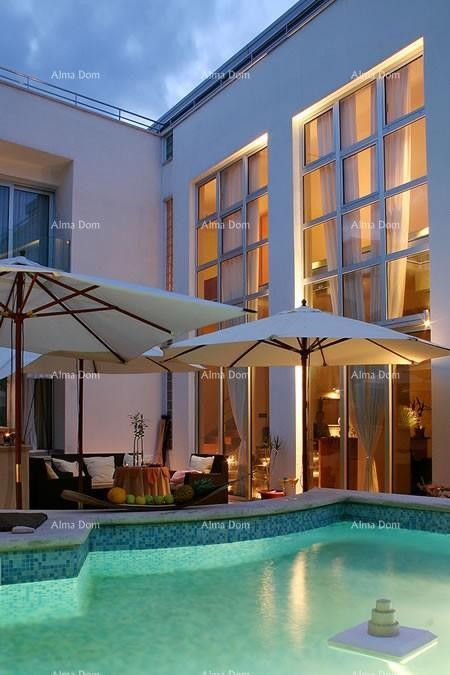 Na prodaju – Luksuzna vila 60 m od morja, Peščena uvala 1