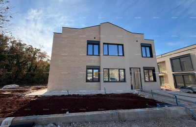 Продажа современных вилл в красивом жилом районе Умага