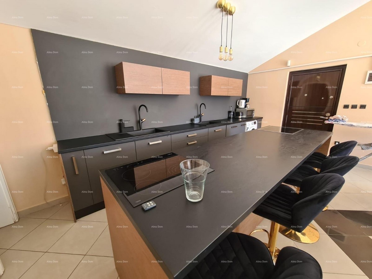 Na prodaju hiša s bazenom – Valtura 49