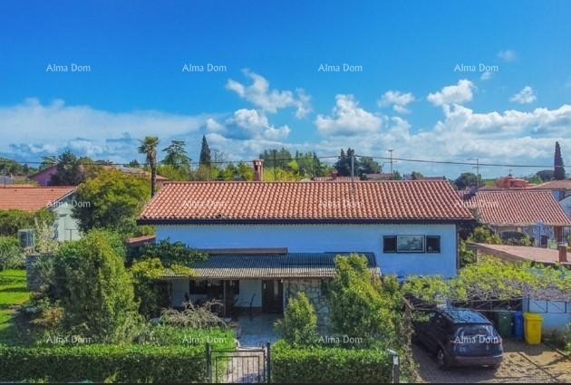 Prodaja kuće s građevinskim zemljištem, 200 m od plaže – Umag/Savudrija 1