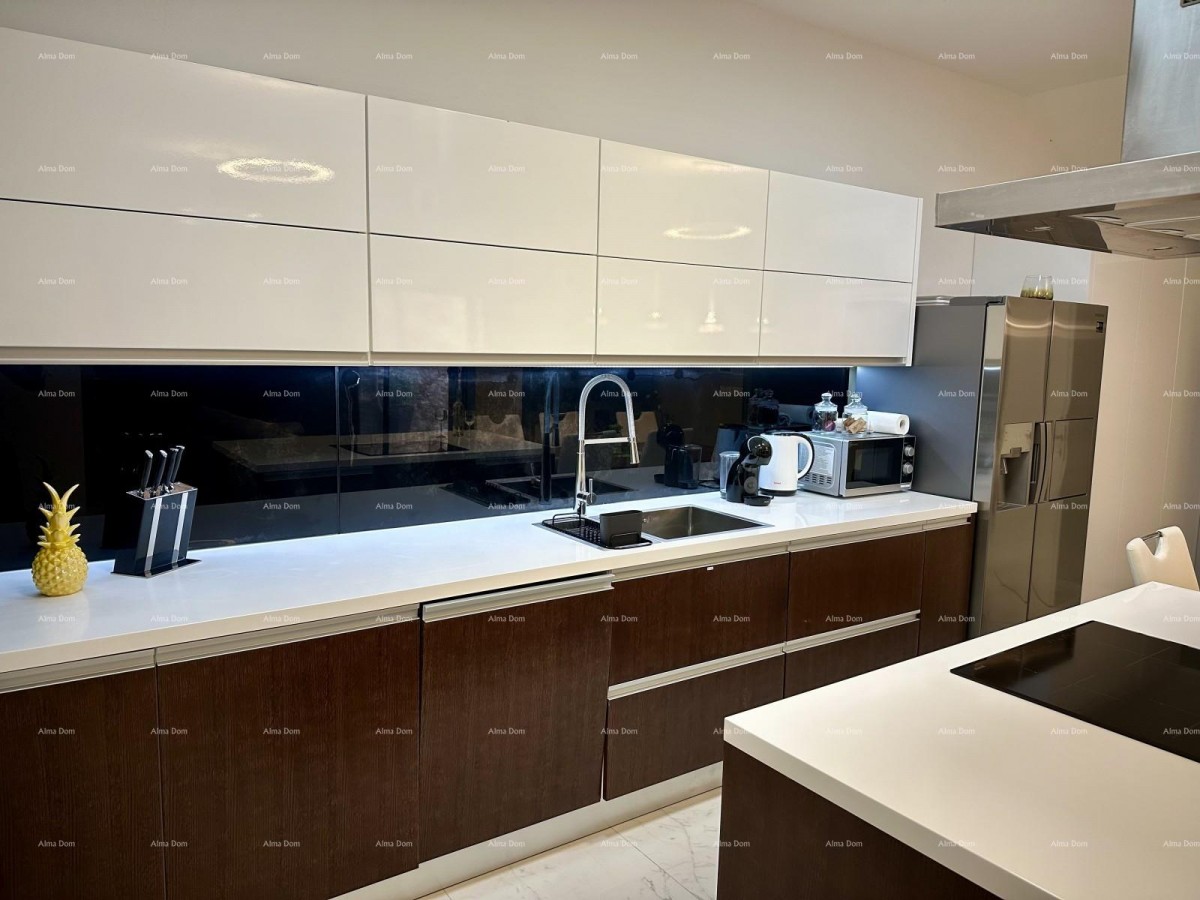 Čudovita hiša s tremi etažiranimi apartmaji v starem mestnem jedru Poreča! 5