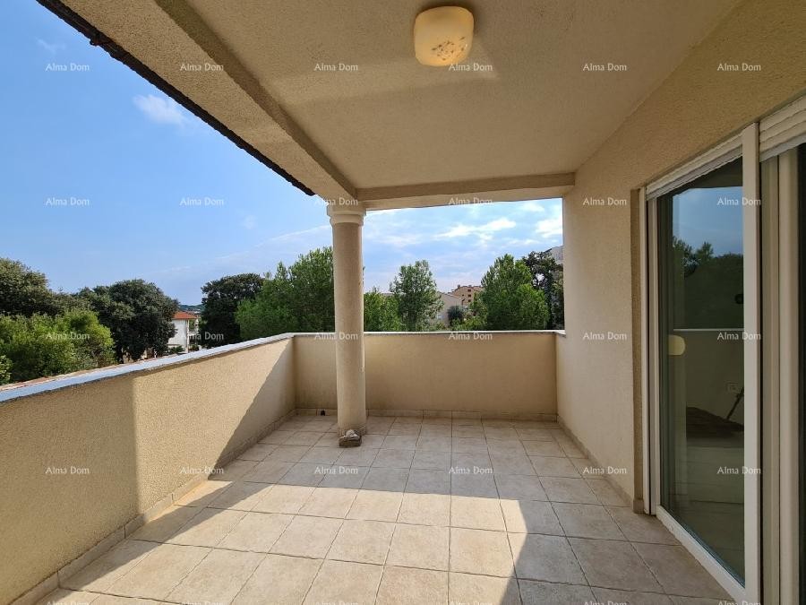 Ližnjan u prodaji  jedna velika i jedna mala kuća. 22