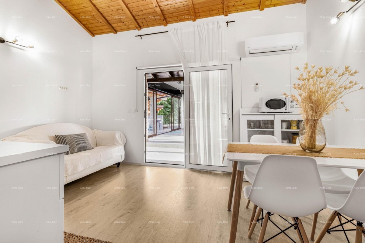 Prodamo dve povezani hiši v Pomeru 27