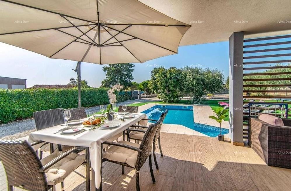 VODNJAN – Moderna vila s bazenom, pogledom na Brijune i prostranom okućnicom! 4