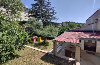 PULA - hiša na odlični lokaciji (2 ločena prostora)