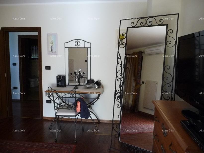 Продается большой и красивый дом в Умаге 11