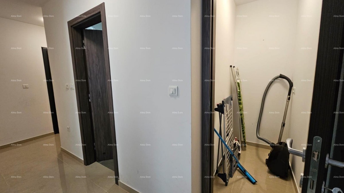 STOJA Moderen stan s terasom 80 m², 100 m od morja v Puli! 11