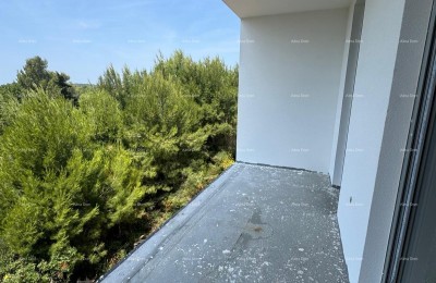 Prodaja stana s parkirnim mjestom i pogledom na more, Ližnjan!