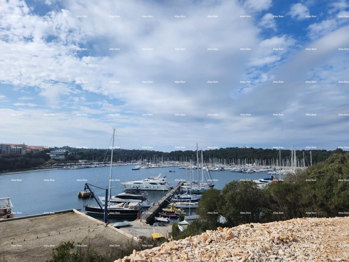 Sale of modern apartments in an exclusive building with a view of the marina, Pula! 12