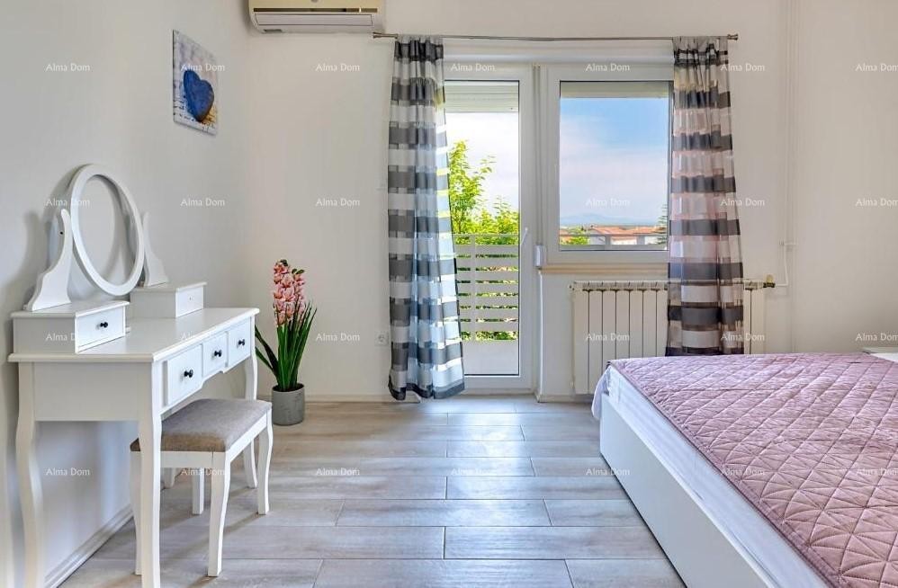 Prodaja kuće s bazenom i pogledom na more – Ližnjan 18