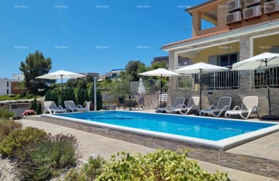 Продажа - Современный дуплексный дом с двумя отдельными жилыми единицами, Медулин!