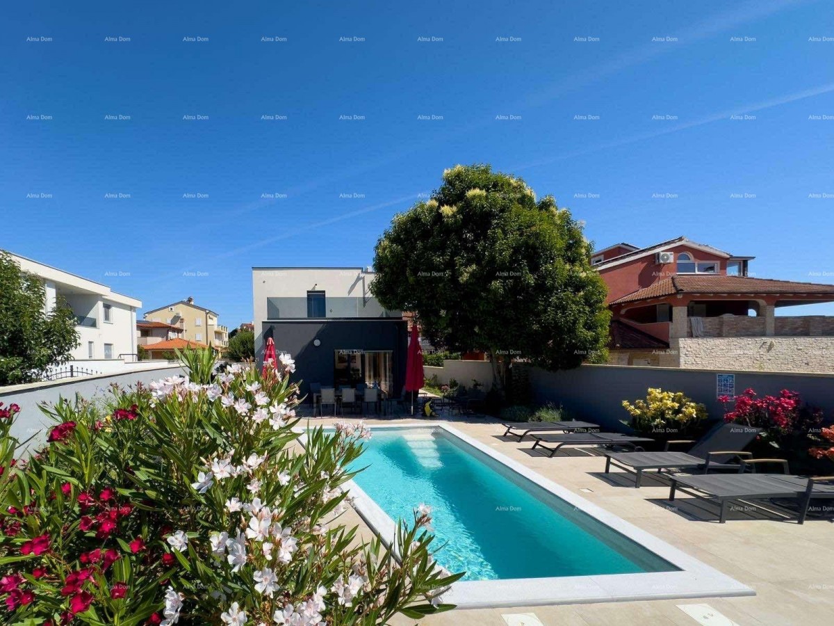 Istria, Ližnjan, 1 km to the center of Medulin, new modern house with pool for vacation. 37