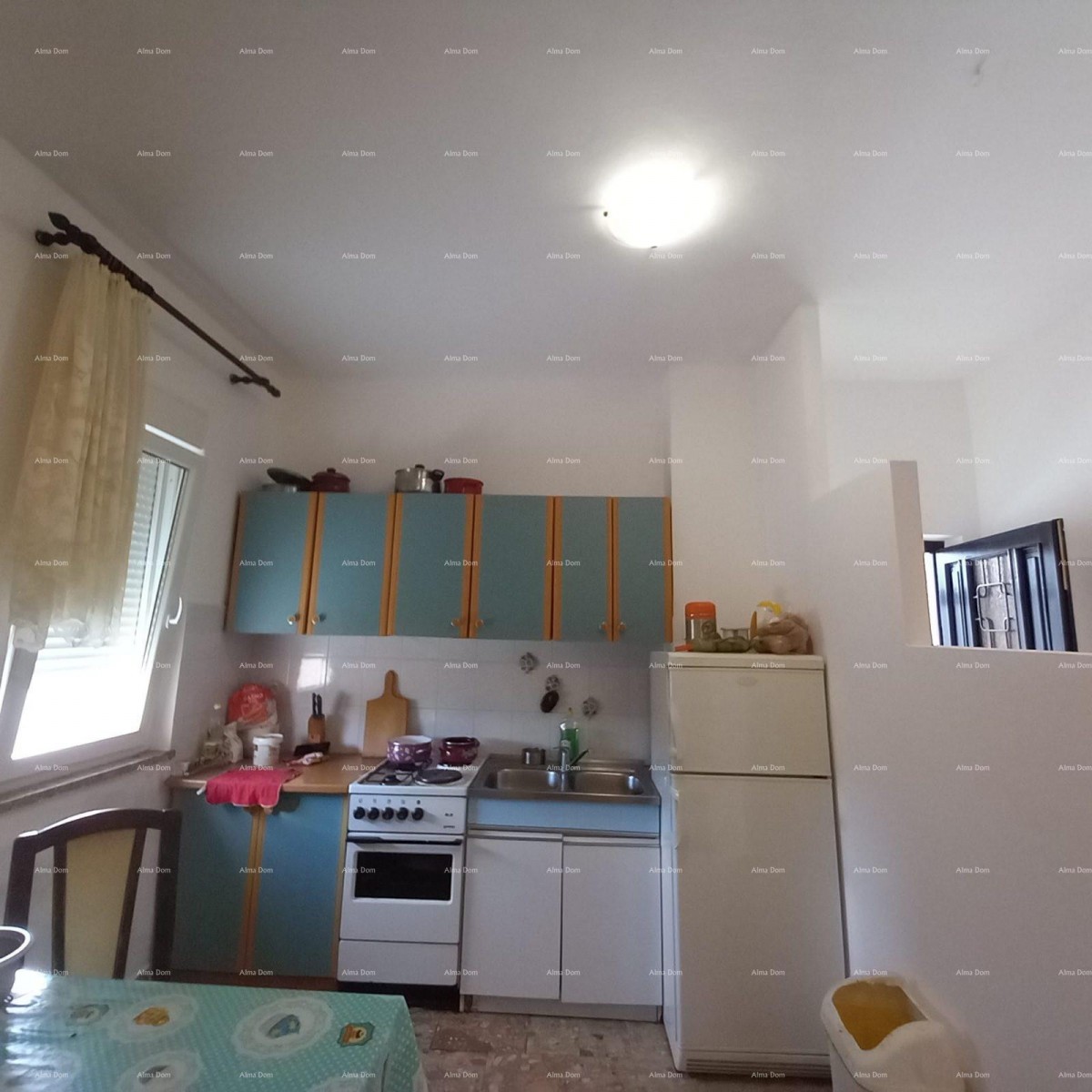 Prodaja, Ližnjan , kuća u nizu sa tri apartmana. 21