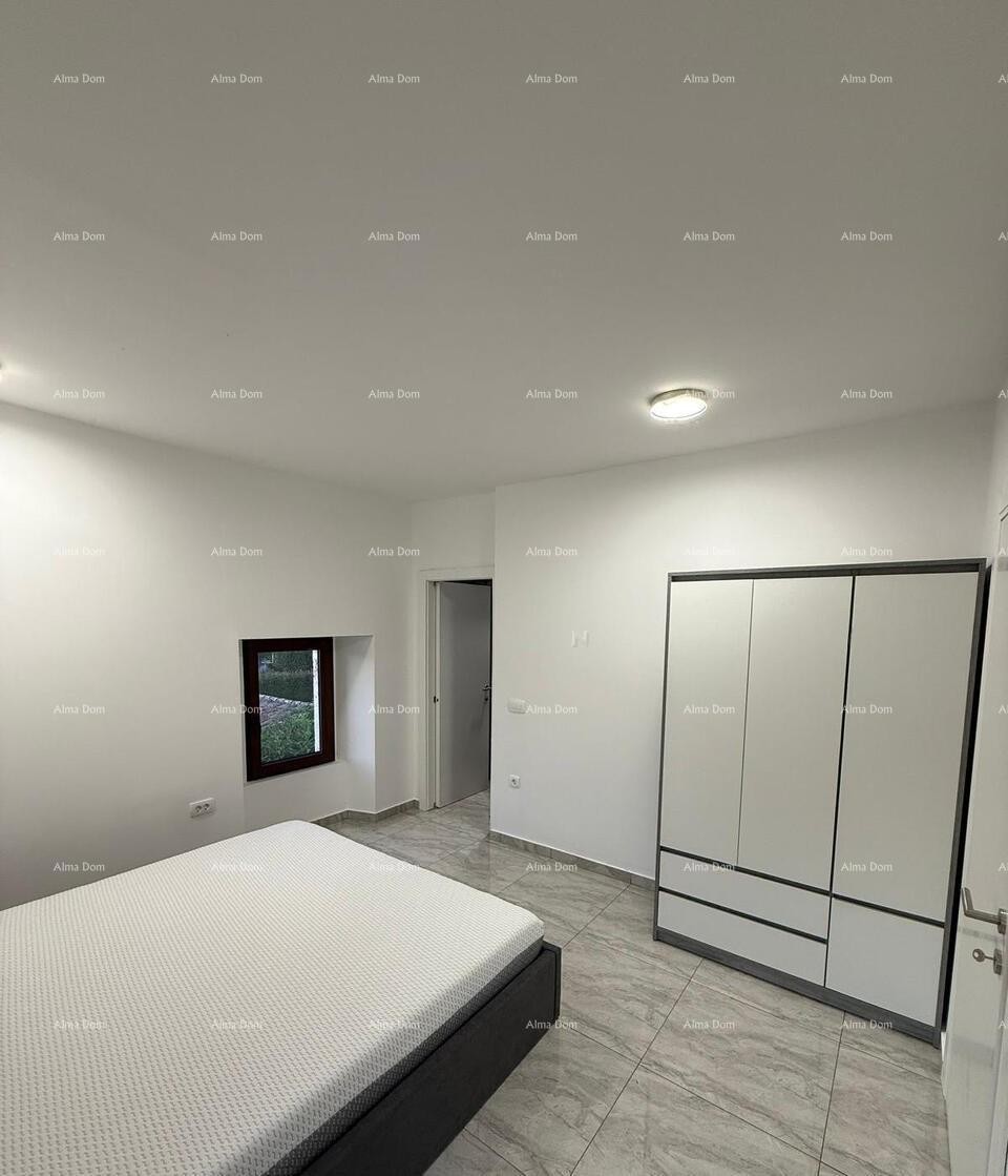 POREČ, Ristrutturata casa in pietra con vista mare 14