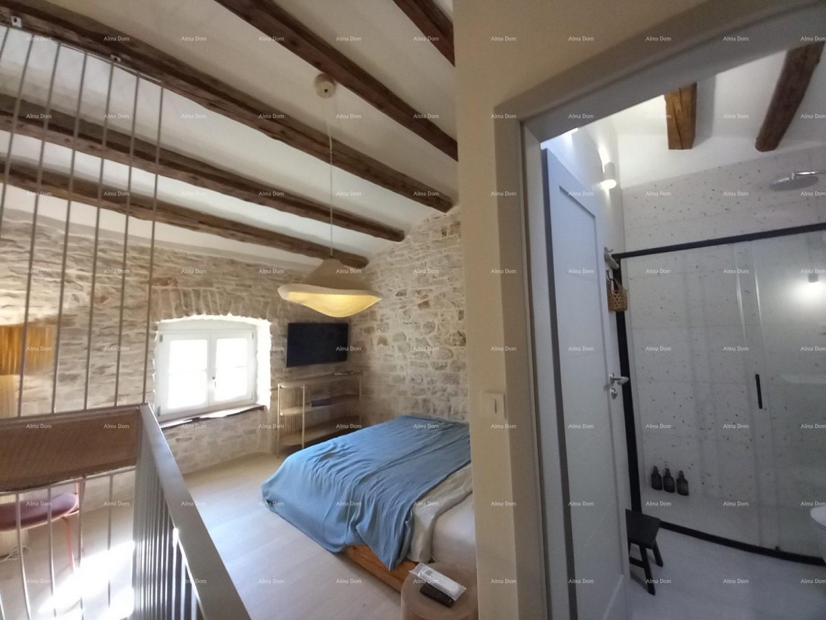 Bale – completely renovated stone house in the center, 116 m² 42