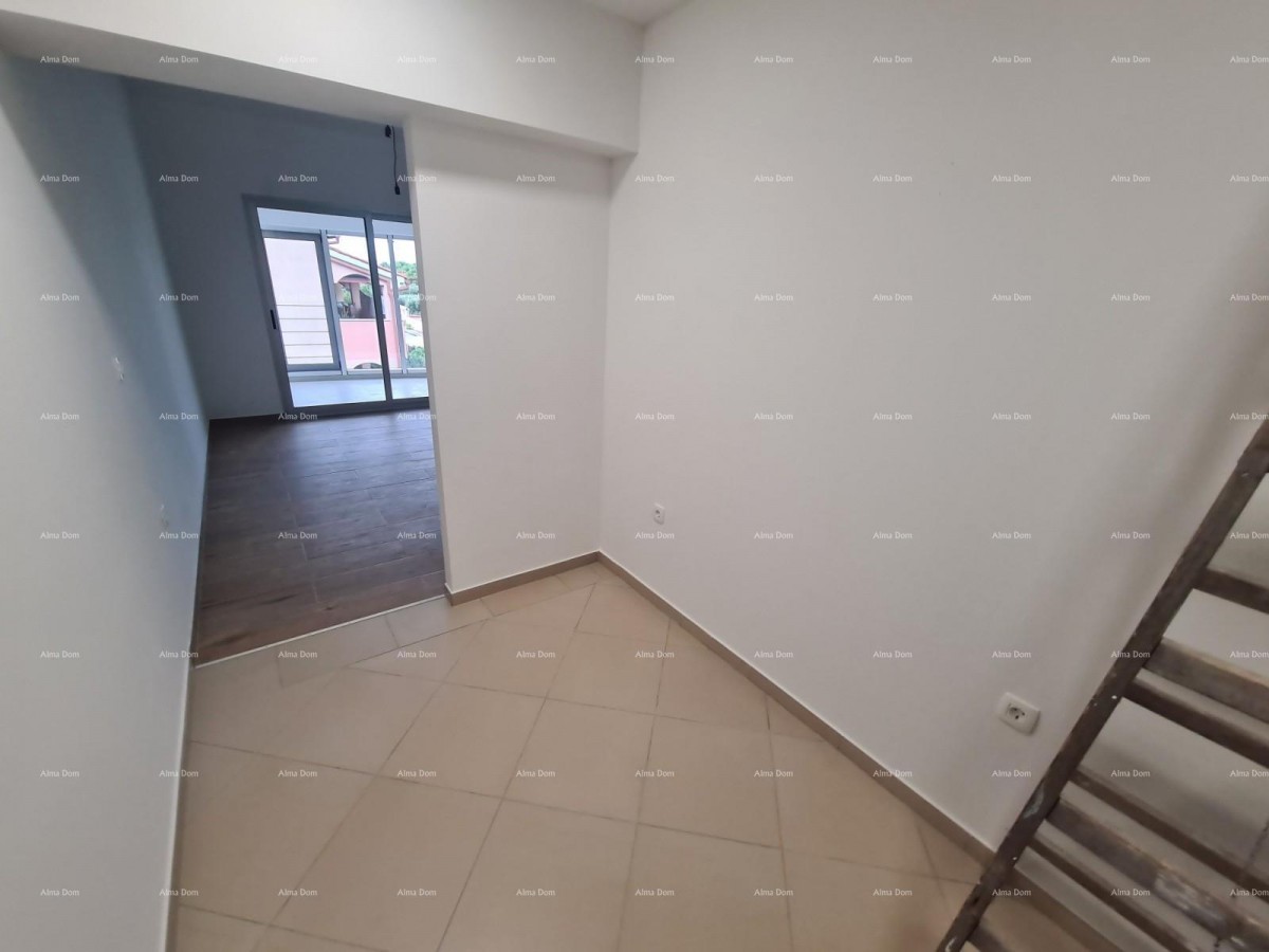 Istra. Pula. Veli vrh. 5