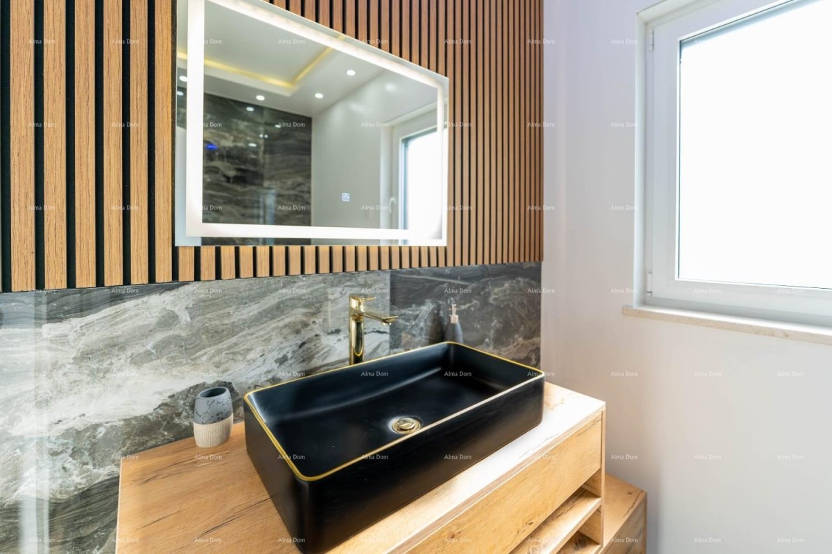 A modern house with a pool in a great location, Medulin! 16
