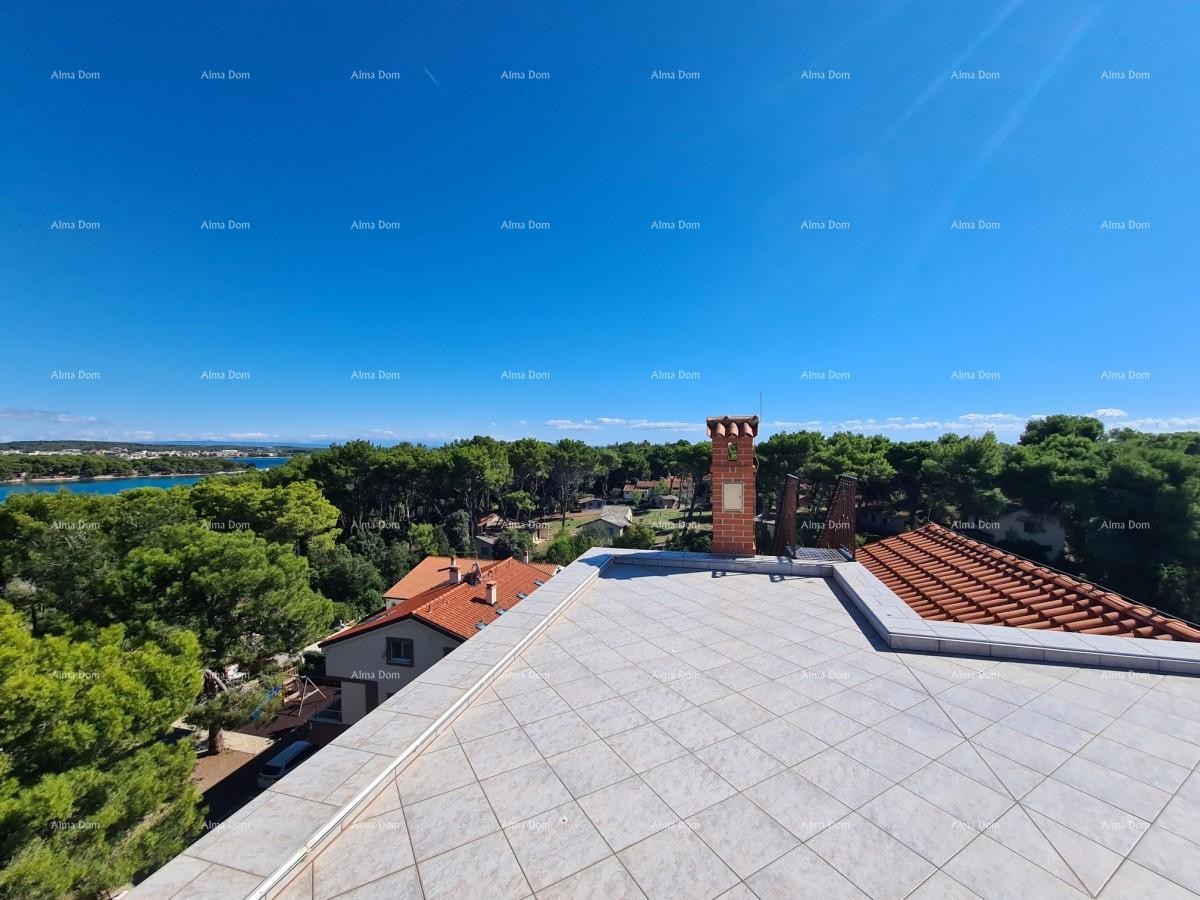 Three-storey apartment with a roof terrace! 100 meters from the sea. 42
