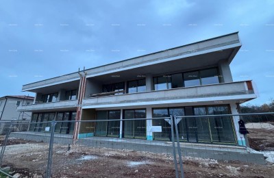 Prodaja - Stan v gradnji z vrtom in parkirnim mestom, blizu Rovinjskega sela!