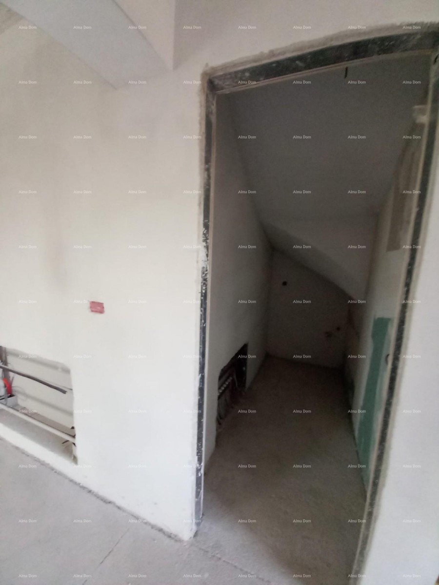 Kuća s bazenom i pogledom na more, Kaštelir 16