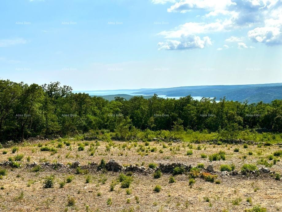 For sale is an attractive building plot with a beautiful sea view, ideally located in Sv. Lovreč Labinskom 1