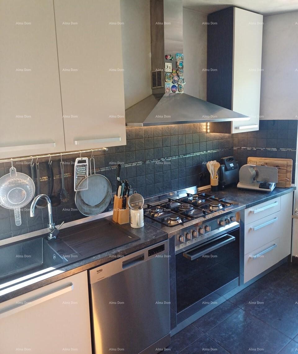 Prodaje se stan od 89 m2, Buje 3