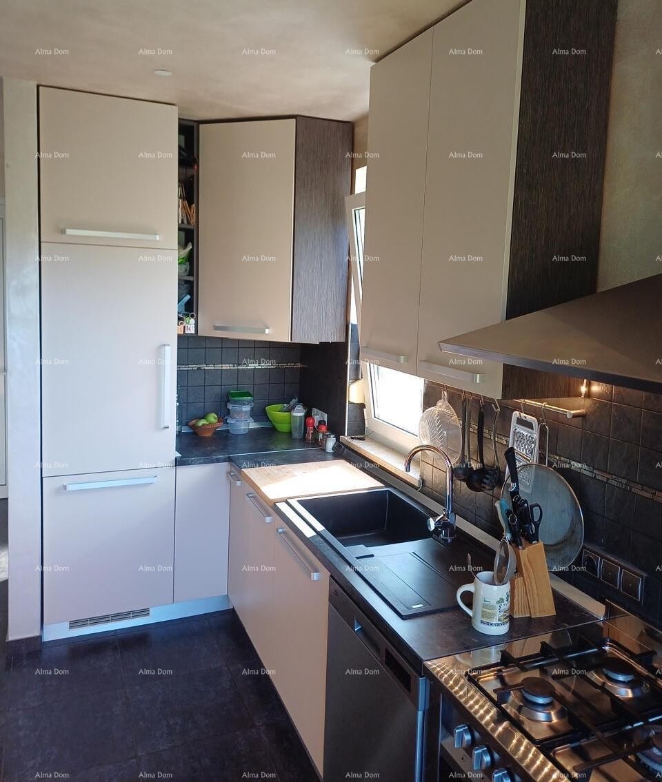 Prodaje se stan od 89 m2, Buje 4