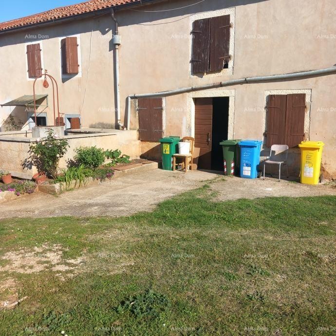 Отличная возможность - владение с каменным домом, большим земельным участком и хозяйственными постройками - близость к Ровиню! 4