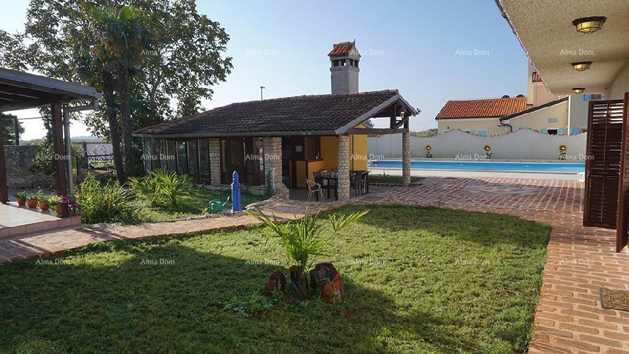 House with a restaurant near Ližnjan - Great investment! 3