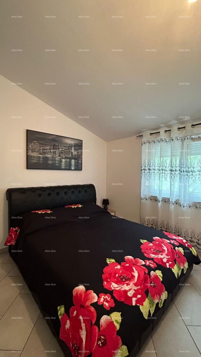 Prodajemo kuću sa više apartmana i bazenom. Pula Veli vrh. 10