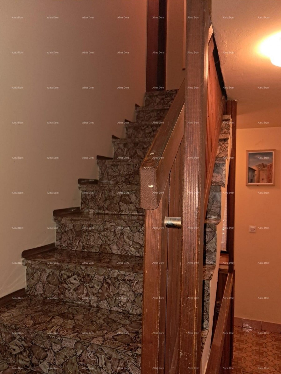 Buje! Casa su tre piani in centro 12