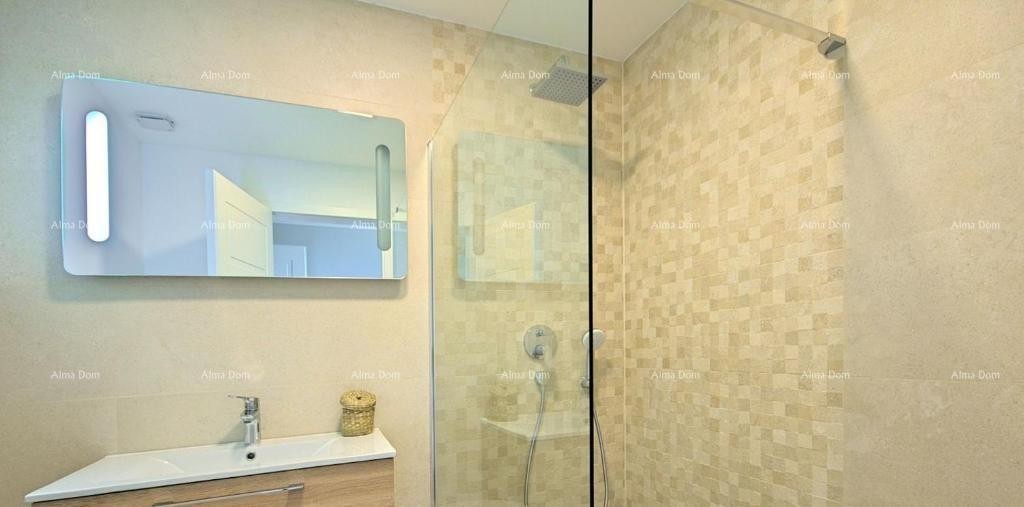 MODERNA LUKSUZNA VILA S BAZENOM 500 m OD MORJA 8