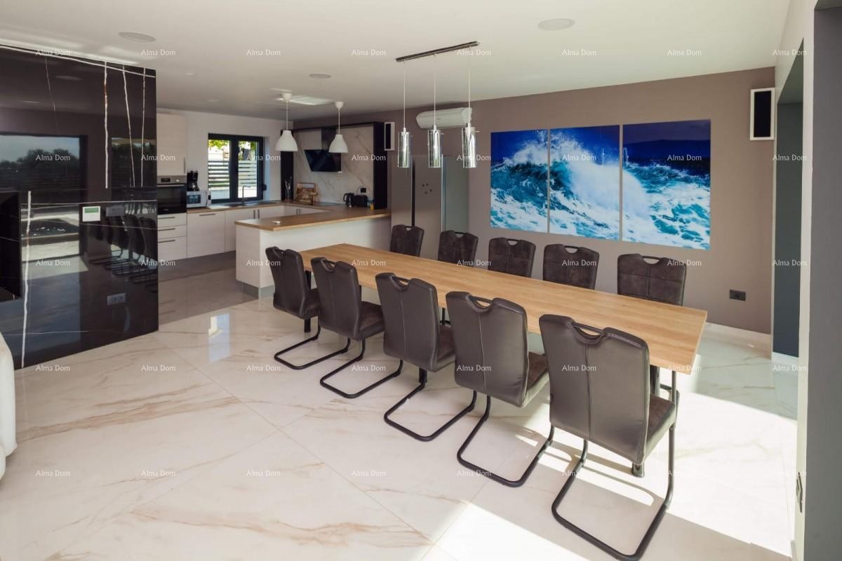 Moderna vila z bazenom v Premanturi 8