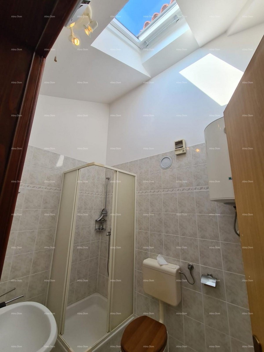 Excellent opportunity! Apartment for sale in a prime location, Medulin! Just a five-minute leisurely walk to the sea and beaches. Immediate proximity to the campsite. 17