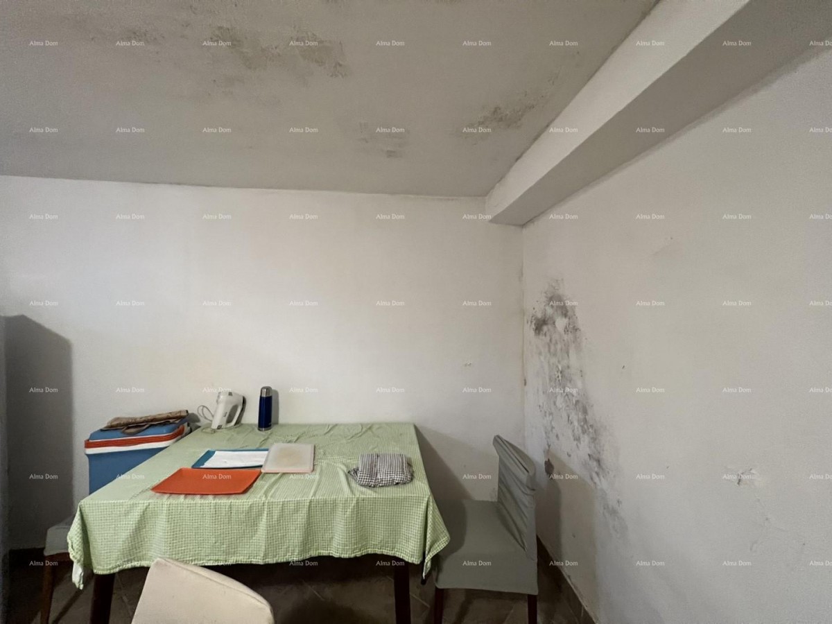 Prodajemo kuću poslovno-stambene namene v centru Medulina. 15