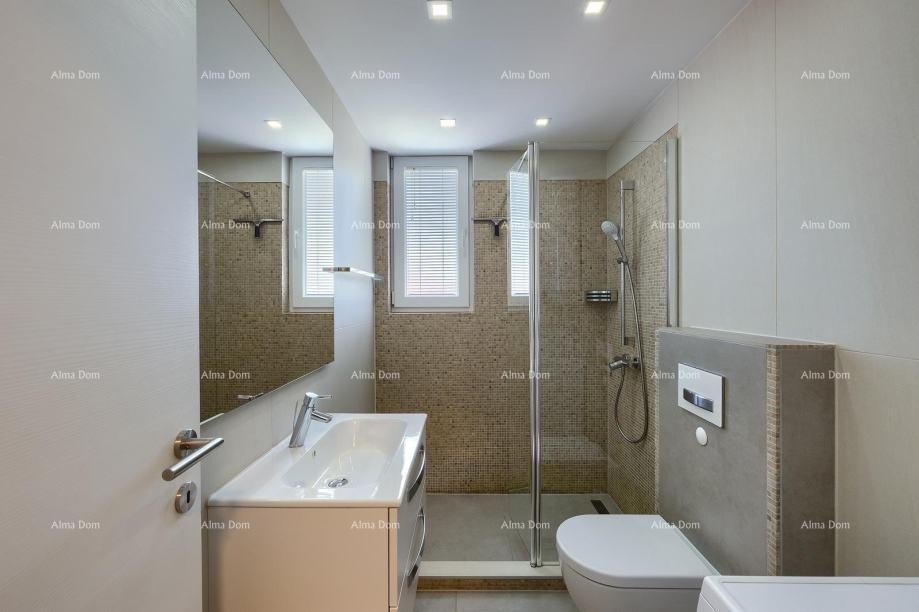 Prodaje se stan u Puli, 106 m2 16