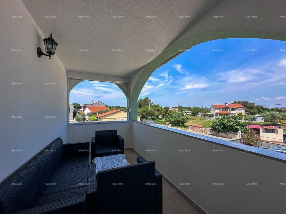 Vendiamo una casa con due appartamenti a Valbandon. 4