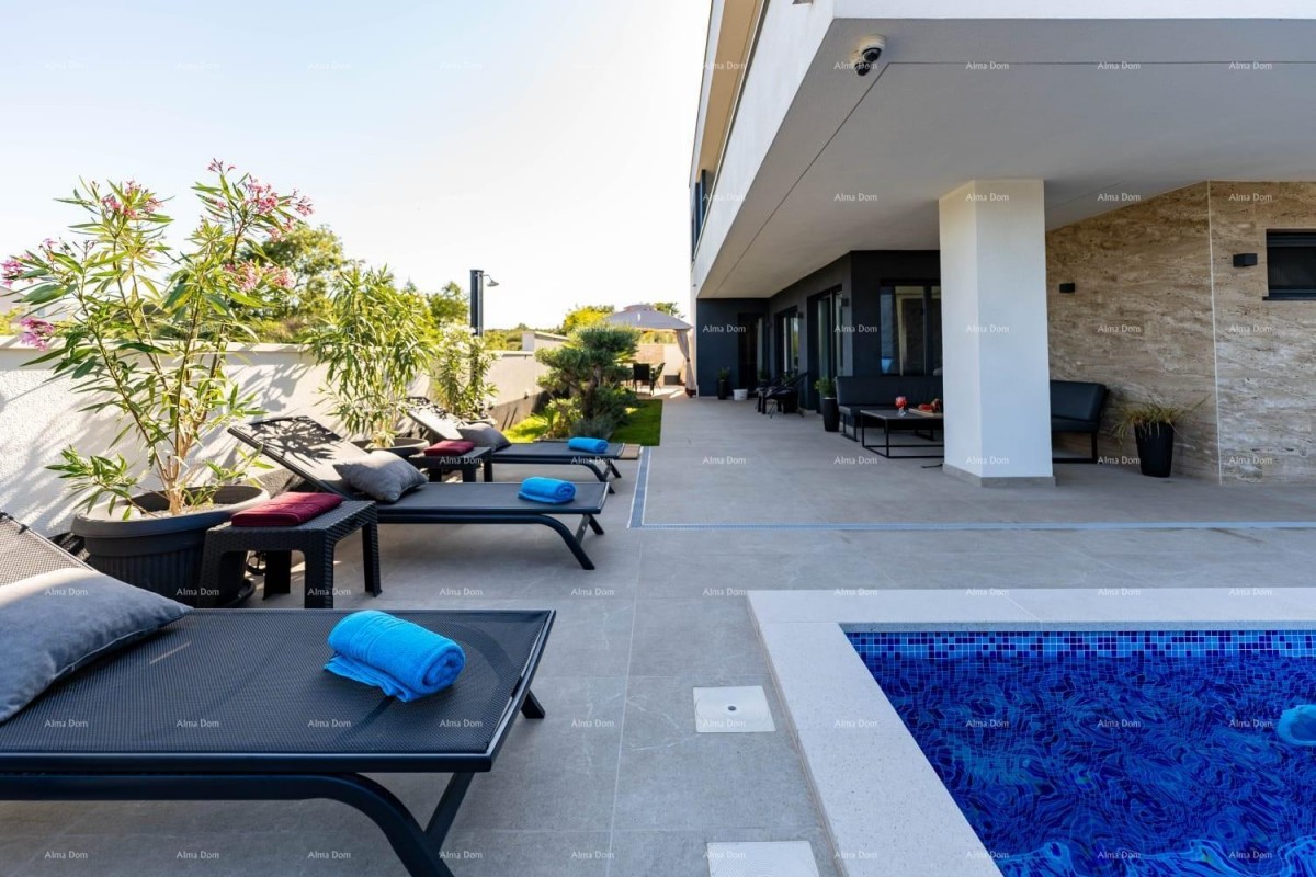 Casa moderna con piscina in un'ottima posizione, Medolino! 2