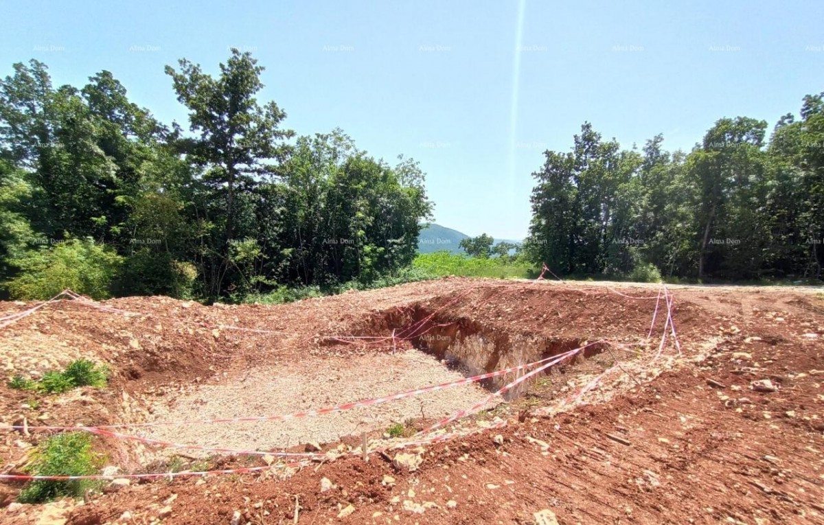 Raša, Na prodaj je građevinsko zemljište s građevinskom dozvolom, površine 554 m² 2