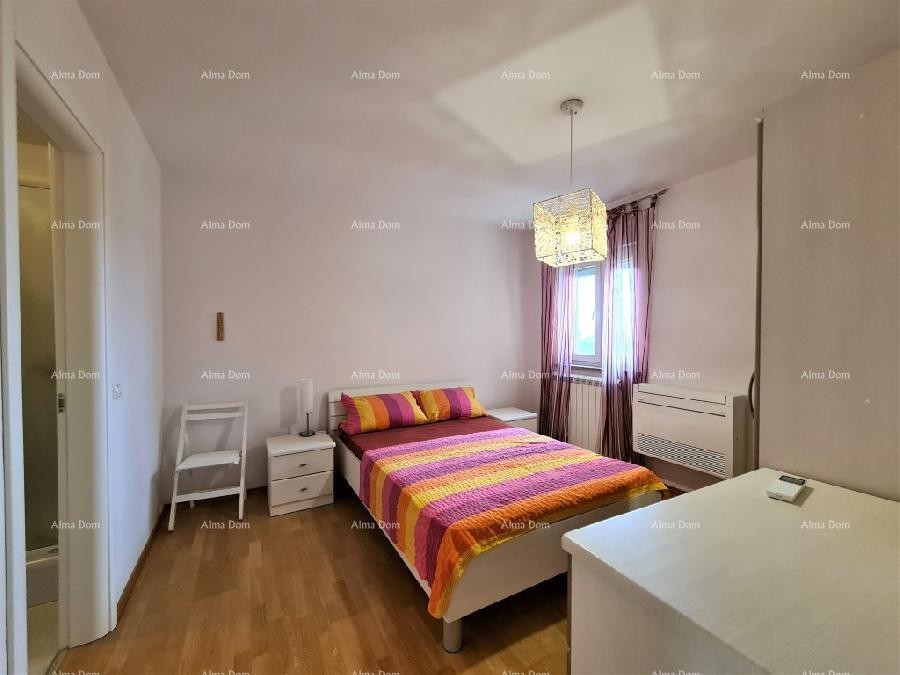 Ližnjan u prodaji  jedna velika i jedna mala kuća. 11