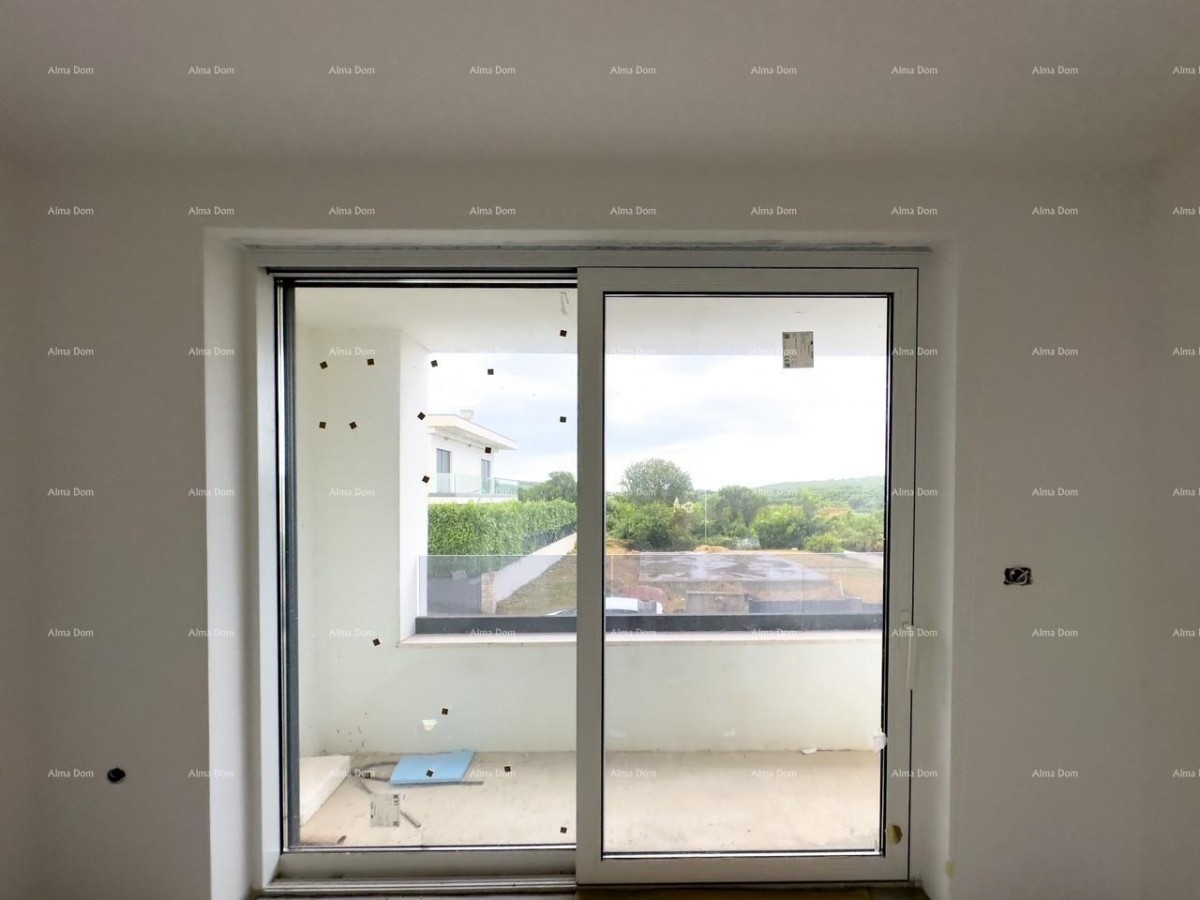 Prodamo hišo na odlični lokaciji. Blizu marine. 20