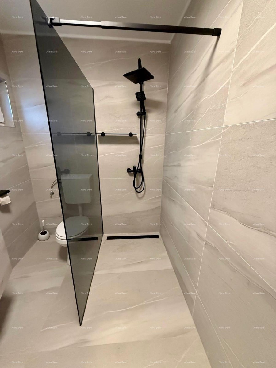 Prodaja - prenovljena hiša na odlični lokaciji z dvema apartmajema in čudovitim razgledom, Medulin! 10